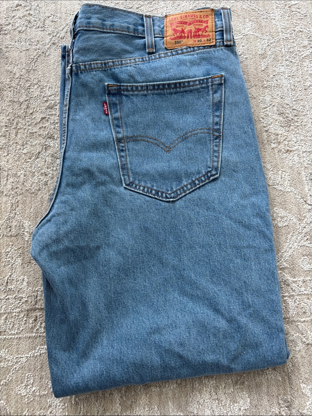 Levi's Men's Light Blue 550 Relaxed Fit Jeans Size 40x32